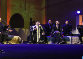 مهرجان فاس للموسيقى العالمية العريقة: النجم العالمي سامي يوسف يتحف الجمهور بعرض رائع واستثنائي