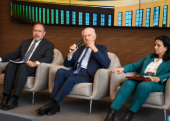 أزولاي: الذكاء الاصطناعي سيكون موعدا تاريخيا بالنسبة للمغرب وإفريقيا