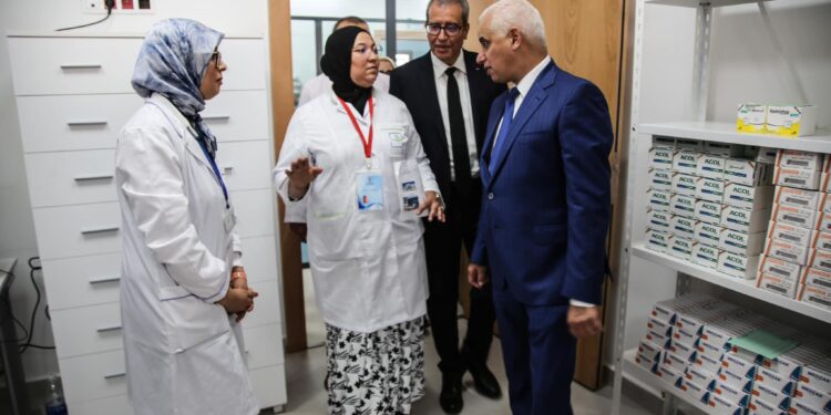 نقص الأطباء: أزمةٌ متفاقمةٌ تتطلبُ حلولاً شاملةً