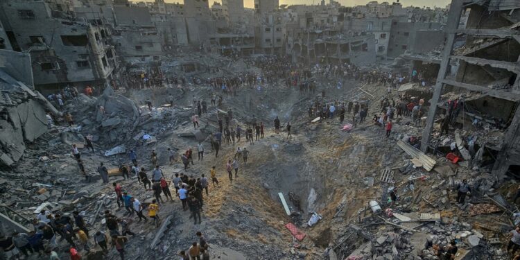 غزة تَحْتَ القصف، و رفحُ تُوشكُ على السّقوط: عيدٌ مُلطّخٌ بالدم