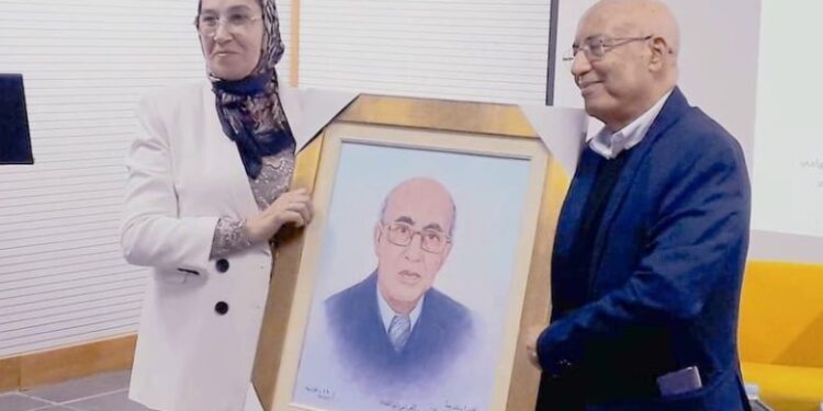 تكريمٌ مُستحقٌّ: العياشي أبو الشتاء في قلب لقاءٍ أدبيٍّ بتطوان