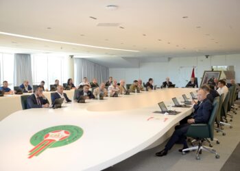 كرة القدم.. الأندية الاحترافية تصادق بالإجماع على مشروع الحماية الاجتماعية للاعبات واللاعبين المحترفين والأطر التقنية