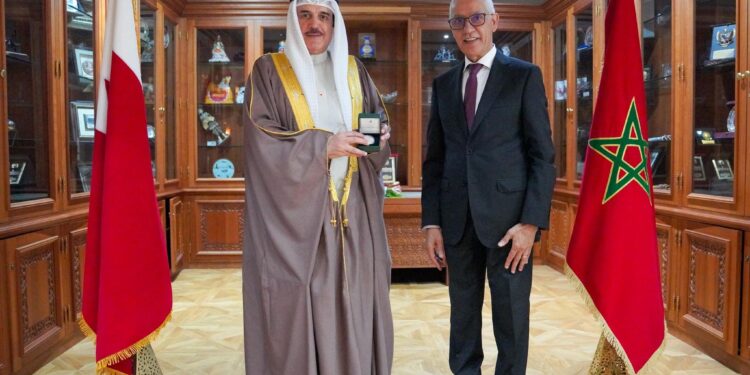 الطالبي العلمي يتباحث مع رئيس مجلس النواب بمملكة البحرين