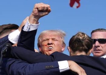 بعد نجاته من محاولة اغتيال، ترامب يدعو الأمريكيين إلى “البقاء متحدين”