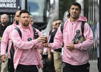 ميسي وسواريز يغيبان عن مباراة كل النجوم