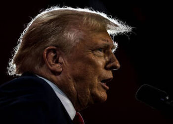 ترامب يهاجم هاريس: كاذبة ويسارية متطرفة ستدمر بلادنا