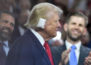 طبيب ترامب يؤكد إصابته برصاصة ويرفض الفرضيات الأخرى