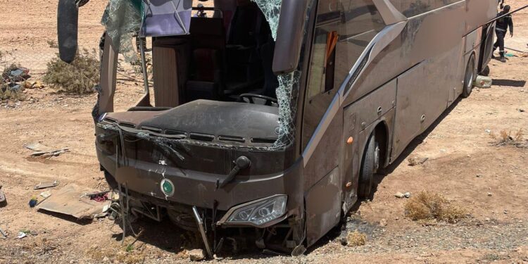 قتيلان وجرحى في حادث انقلاب حافلة تقل عسكريين