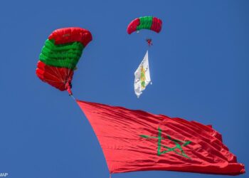 قفزات استعراضية  و لوحات فنية احتفالاً بالذكرى ال25 لعيد العرش المجيد