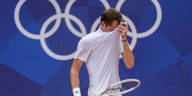 الروسي دانييل مدفيديف يغادر  أولمبياد باريس 2024