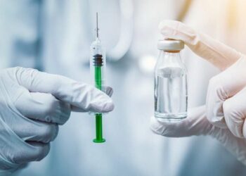 روسيا.. أحد لقاحات الأورام قد يصبح متاحا للمرضى هذا العام