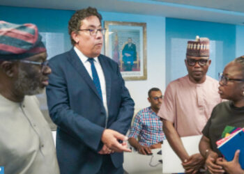 وفد نيجيري يزور المركز الوطني لمراقبة سفن الصيد البحريً بالرباط