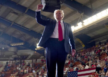 اعتقال امرأة هددت ترامب