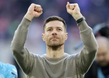 تشابي ألونسو يُتوج  كأفضل   مدرب في الكرة الألمانية