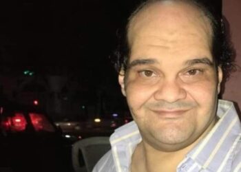 من أشهر أعماله “إكس لارج”.. وفاة الفنان المصري محمود بندق .