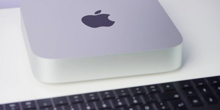 آبل تعدّل أصغر حواسبها