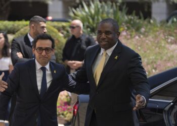 بريطانيا وفرنسا تحذران من خطر التصعيد في الشرق الأوسط