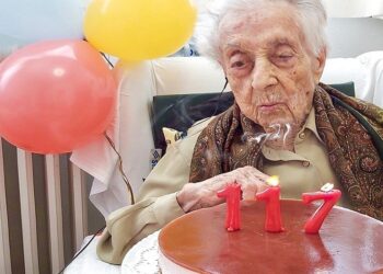 عن عمر يناهز 117 عاما …وفاة أكبر معمرة في العالم .
