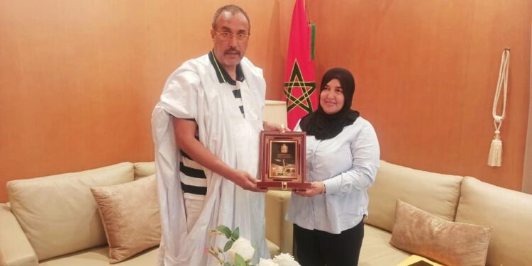 تحضيرا لإطلاق قافلة طبية بالداخلة .. الخطاط ينجا يستقبل رئيسة جمعية الحكامة والتضامن الاجتماعي