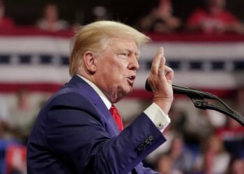 ترامب يتوعد بإقالة المسؤولين عن انسحاب القوات الأمريكية من أفغانستان