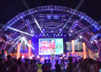 احتفاء بعيد الشباب المجيد .. الجوق السمفوني الملكي يحلق بجمهور مدينة المضيق في سماء الموسيقى العالمية