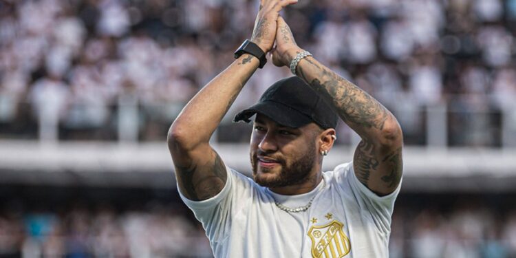 نيمار يقدم وعدا لجمهور الهلال السعودي قبيل عودته للملاعب