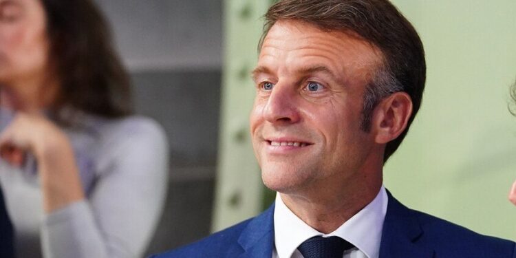 ماكرون يلتقي بالقوى السياسية الفرنسية في محاولة لتشكيل حكومة جديدة