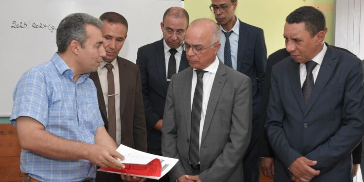 بنموسى يقوم بزيارة تفقدية لعدد من المؤسسات التعليمية بالمديرية الإقليمية بخنيفرة.