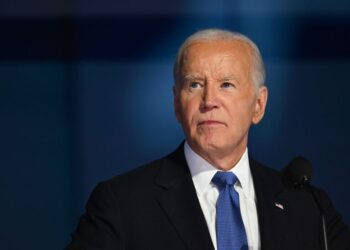 قاض أمريكي يوقف مؤقتا برنامجا لإدارة بايدن يحمي مئات الآلاف من المهاجرين غير الشرعيين  .