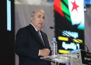 فضائح النظام الفاسد الجزائري …مديرية الحملة الانتخابية تصدر بيانا بعد “سجود” شاب أمام صورة المرشح تبون .