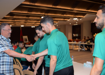 لقجع يستقبل لاعبي وأعضاء المنتخب الوطني لكرة القدم داخل القاعة المشارك في كأس العالم أوزبكستان 2024