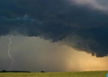 تساقطات مطرية رعدية قوية  مصحوبة بحبات البرَد وهبات الرياح  مستمرة إلى غاية يوم الأحد