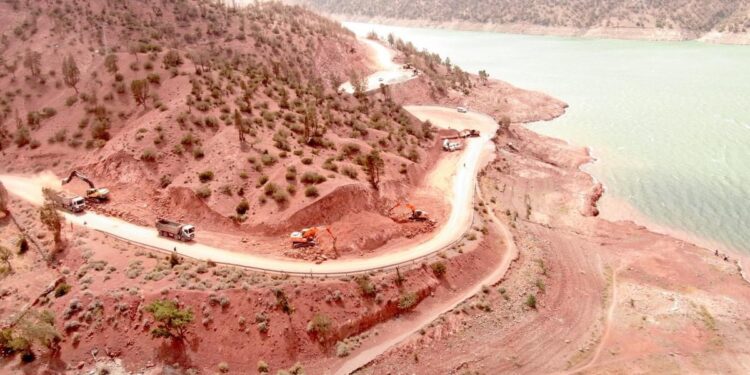 إقليم الحوز.. عملية إزالة الأنقاض وصلت إلى مراحلها النهائية رغم التضاريس الوعرة