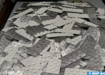 أمن تطوان يوقف شخص بحوزته 4 كيلوغرامات من الكوكايين و 21 كيلوغراما من الشيرا