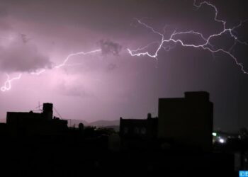 زخات رعدية محليا قوية بعدد من مناطق المملكة (نشرة إنذارية)