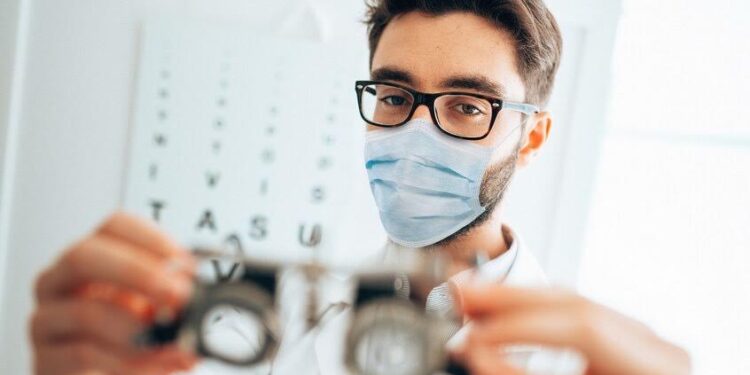 أبحاث: علاج مشاكل البصر قد يمنع واحدة من كل 5 حالات من الخرف