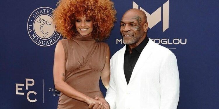 “الرجل الحديدي” مريض.. عودة مايك تايسون مهددة بالفشل