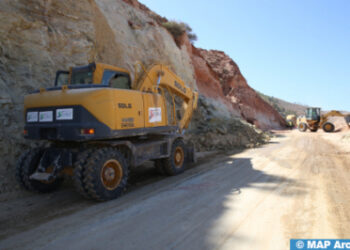 إعادة فتح 52 مقطعا طرقيا من أصل 57 تضرروا بسبب الفيضانات والأمطار الغزيرة (وزارة التجهيز والماء)