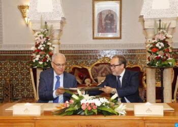 الرباط.. توقيع اتفاقية بين إدارة الدفاع الوطني والخطوط الملكية المغربية