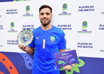 الحارس المغربي كريم أنبيا احسن لاعب في لقاء المنتخب الوطني لكرة القدم داخل القاعة امام طاجيكستان