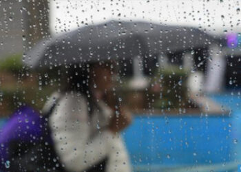 زخات رعدية مصحوبة بحبات البرد وبهبات رياح مرتقبة اليوم السبت بعدد من مناطق المملكة (نشرة إنذارية)