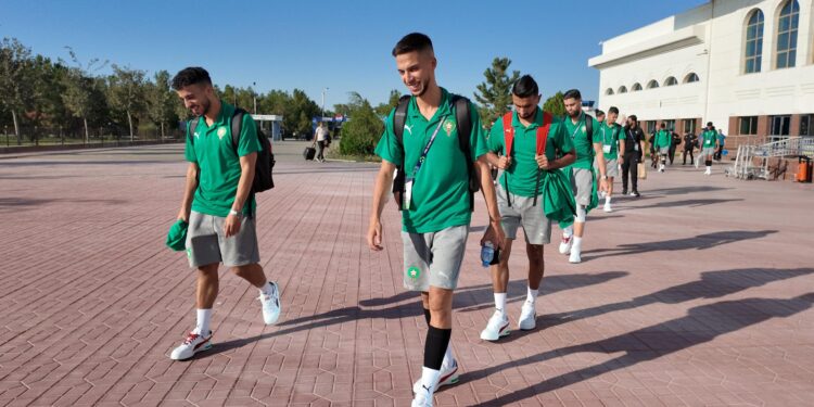 بعثة المنتخب الوطني لكرة القدم داخل القاعة تحل بمدينة بُخارى لمواجهة إيران