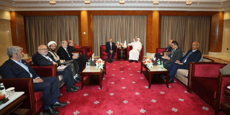 المدير العام للإيسيسكو يجتمع بوزيري التربية والتعليم في إيران وباكستان