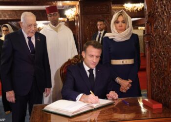 الرئيس الفرنسي السيد إيمانويل ماكرون وحرمه السيدة بريجيت ماكرون يزوران ضريح محمد الخامس