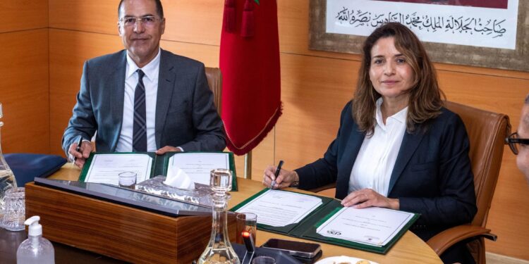 الرباط.. التوقيع على اتفاقية إطار للشراكة تهدف إلى تسريع الانتقال نحو اقتصاد أخضر ومنخفض الكربون