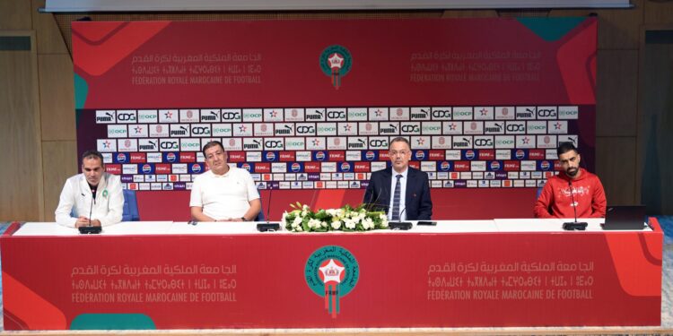 لقجع يستقبل بعثة المنتخب الوطني لكرة القدم داخل القاعة بعد عودتها من أوزبكستان