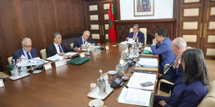 مجلس الحكومة يصادق على مشروعي مرسومين لتجديد الرخصة الممنوحة لشركتين للمواصلات