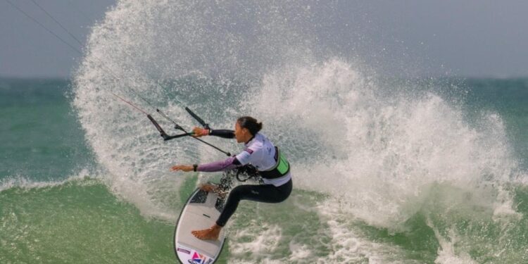 البرازيلية كيسياني رودريغيز تفوز بكأس العالم للكايت سورف-الداخلة 2024