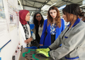 القنيطرة.. وزيرة العمل الفلسطينية تطلع على التجربة المغربية في مجال التكوين في مهن صناعة السيارات