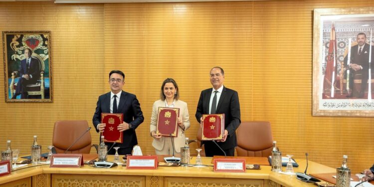 توقيع اتفاقية شراكة بين وزارة الانتقال الرقمي وصندوق الإيداع والتدبير ومؤسسة “تمويلكم” لمواكبة الشركات الناشئة